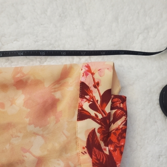 Bundle Only:‎ Rose + Olivia Spring Forward Floral Flowy Top  Size L - Picture 9 of 15